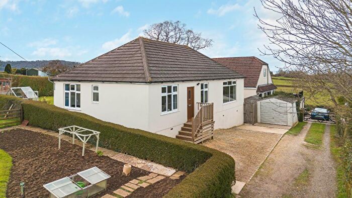 3 Bedroom Detached House For Sale In Ashmead Green, Cam, Dursley, GL11