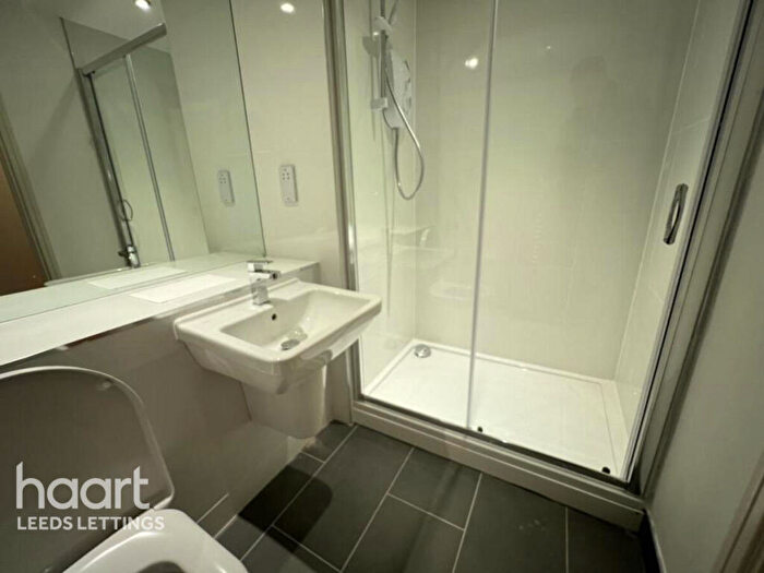 2 Bedroom Apartment To Rent In Concord Street, Leeds, LS2