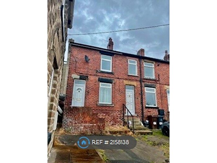 3 Bedroom Terraced House To Rent In Staincross, Barnsley, S75