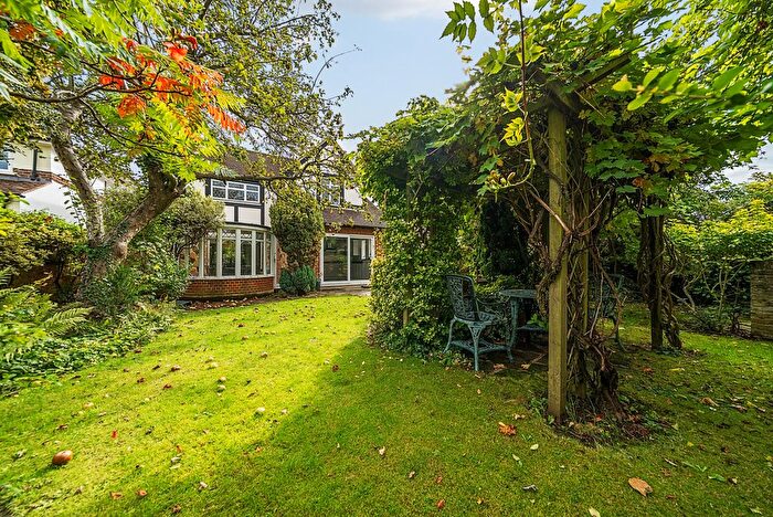 4 Bedroom Detached House To Rent In Manor Farm Avenue, Shepperton, TW17