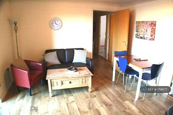 2 Bedroom Flat To Rent In Piershill Terrace, Edinburgh, EH8