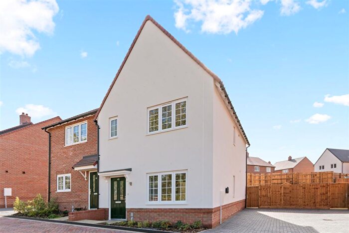 3 Bedroom Property To Rent In Bridle Crescent, Braintree, CM7