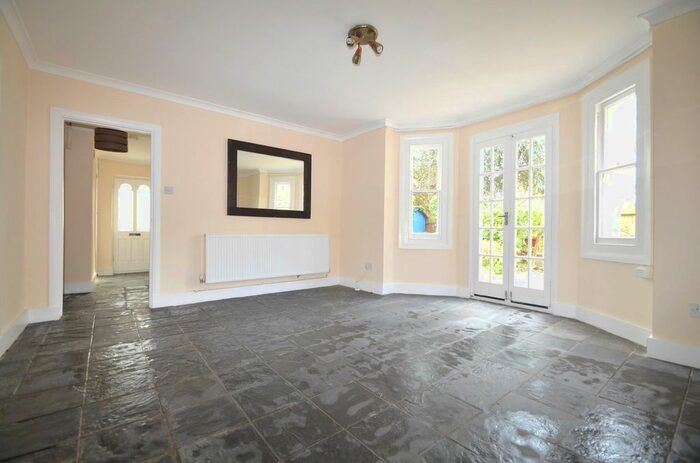 2 Bedroom Maisonette To Rent In South Vale, Crystal Palace, SE19