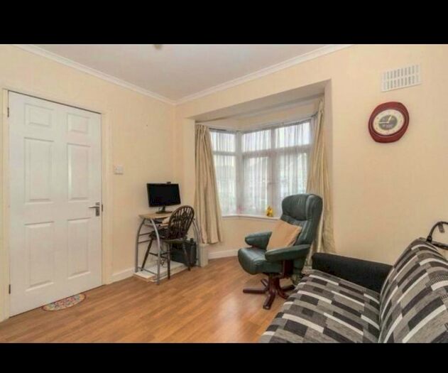3 Bedroom Semi-Detached House To Rent In Salmon Rd, London DA17