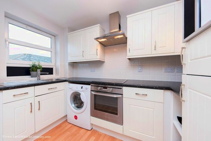 2 Bedroom Flat To Rent In London Road, Kingston Upon Thames, KT2
