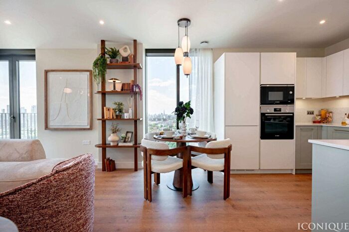 3 Bedroom Flat For Sale In Manor Road, London, E15