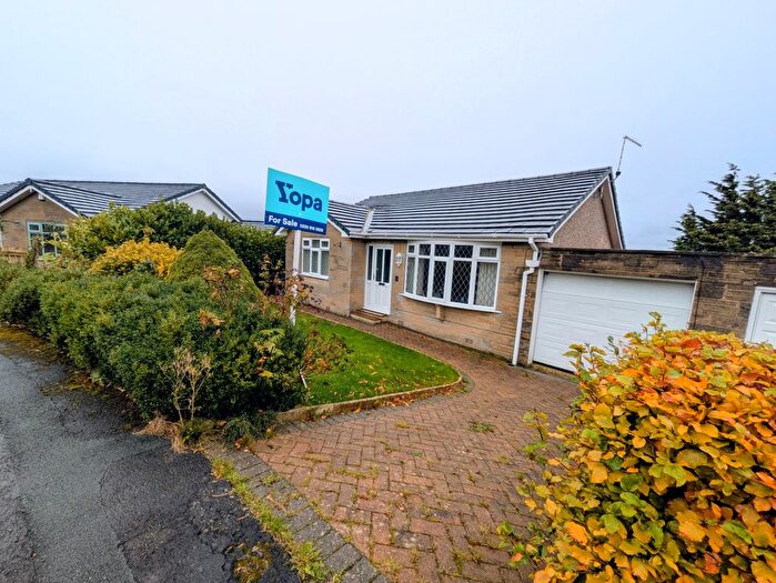 3 Bedroom Bungalow For Sale In Hughendon Drive, Bradford, BD13