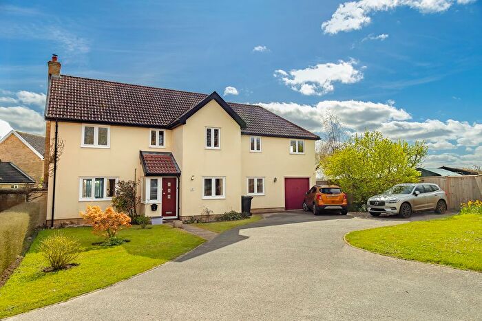 5 Bedroom Detached House For Sale In Pipers Meadow, Woodbridge, IP13