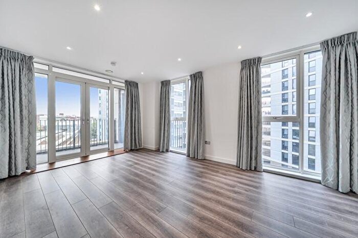 1 Bedroom Flat For Sale In Hutton Court, Ilford, London, IG1
