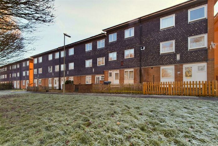 1 Bedroom Apartment To Rent In Melrose Walk, Basingstoke, Hampshire, RG24