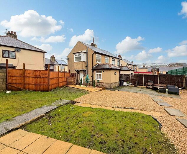 2 Bedroom Semi Detached House For Sale In Lee Mount Gardens, Halifax, HX3
