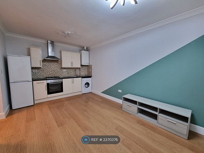 1 Bedroom Flat To Rent In Lea Bridge Road, London, E10