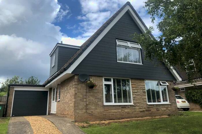 3 Bedroom Detached House For Sale In Farndale Drive, Guisborough, Cleveland, TS14