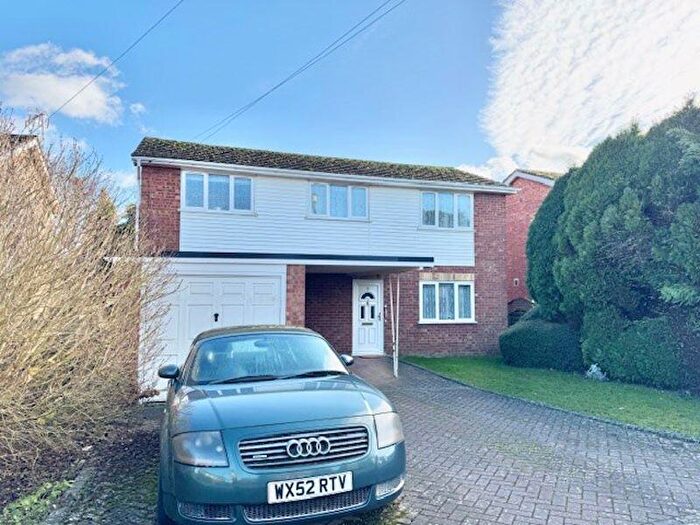 4 Bedroom Detached House For Sale In The Paddocks, High Wycombe, HP12