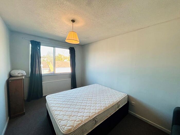 1 Bedroom Flat To Rent In Churchill Avenue, Kenilworth, CV8