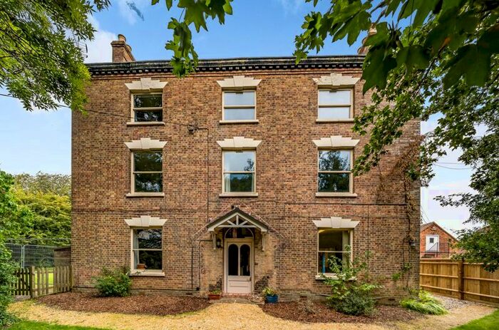 7 Bedroom Farmhouse For Sale In Bath Road, Eastington, Stonehouse, GL10