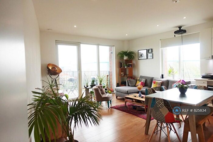 2 Bedroom Flat To Rent In Navigation Road, London, E3