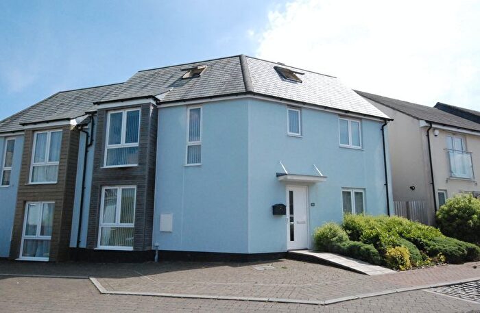 4 Bedroom Semi-Detached House For Sale In Fleetwood Gardens, Plymouth, PL6