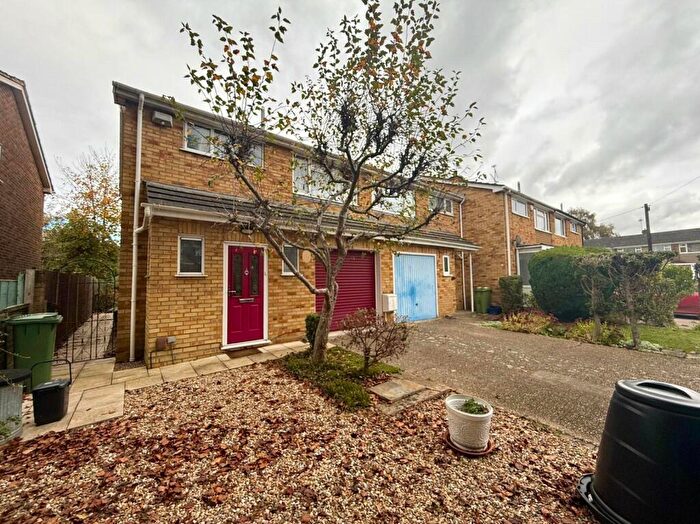 3 Bedroom Semi-Detached House To Rent In Dart Road, Farnborough, Hampshire, GU14