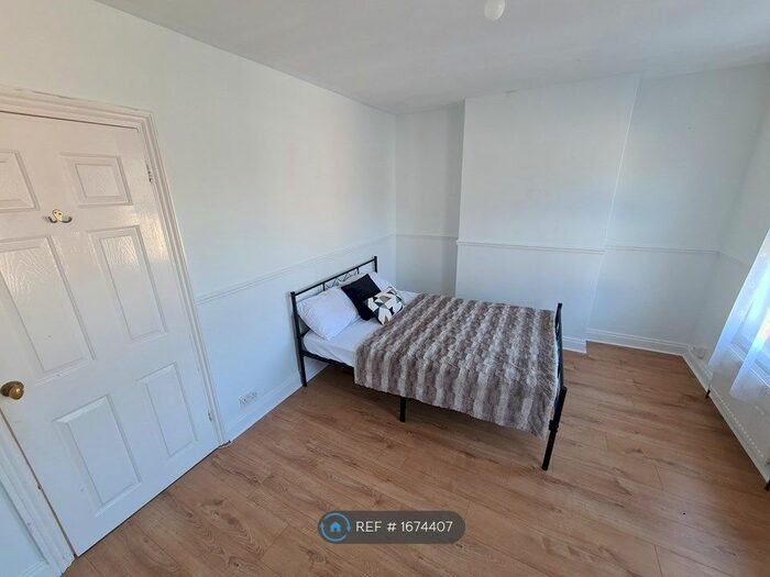1 Bedroom Flat To Rent In Maximfeldt Road, Erith, DA8