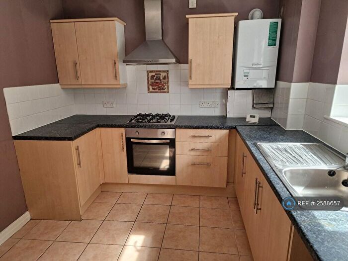 2 Bedroom Flat To Rent In Church Road, New Mills, SK22