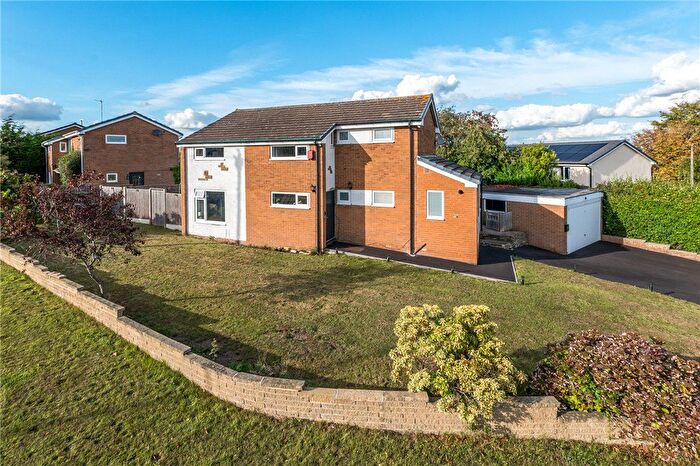 4 Bedroom Detached House For Sale In Henley Avenue, Dewsbury, West Yorkshire, WF12