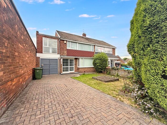 3 Bedroom Semi Detached House For Sale In Embleton Road, Gateshead, NE10
