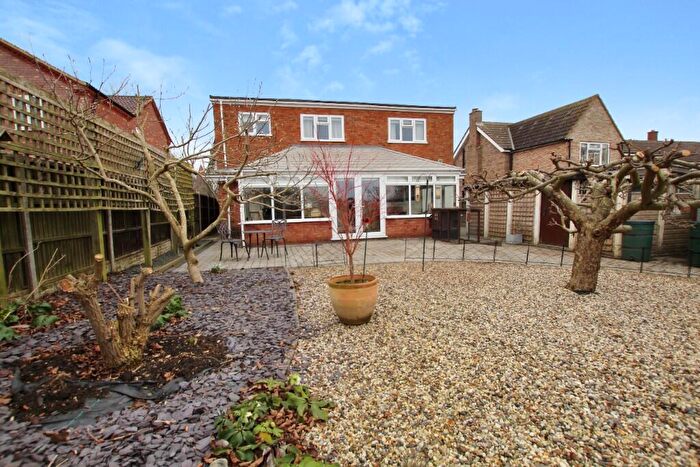 4 Bedroom Chalet For Sale In Bedford Road, Moggerhanger, MK44
