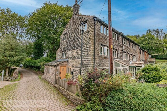 2 Bedroom End Of Terrace House For Sale In Holly Grove, Dobcross, Saddleworth, OL3