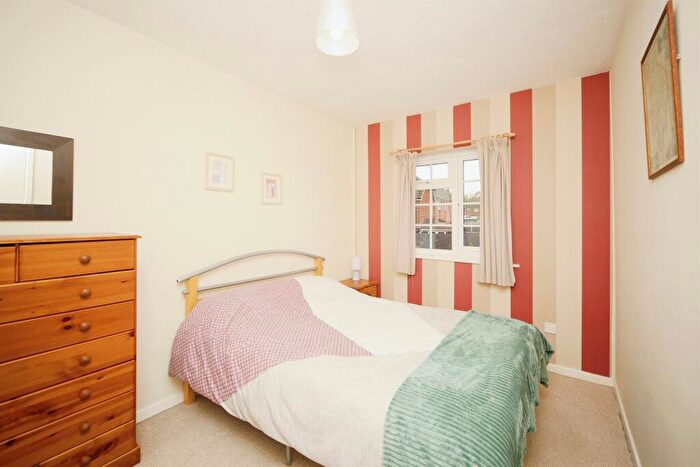 3 Bedroom End Of Terrace House For Sale In Bilbury Close, Redditch, B97