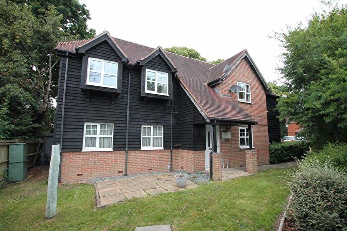 2 Bedroom Flat To Rent In Daisy Fields, Horton Heath, SO50