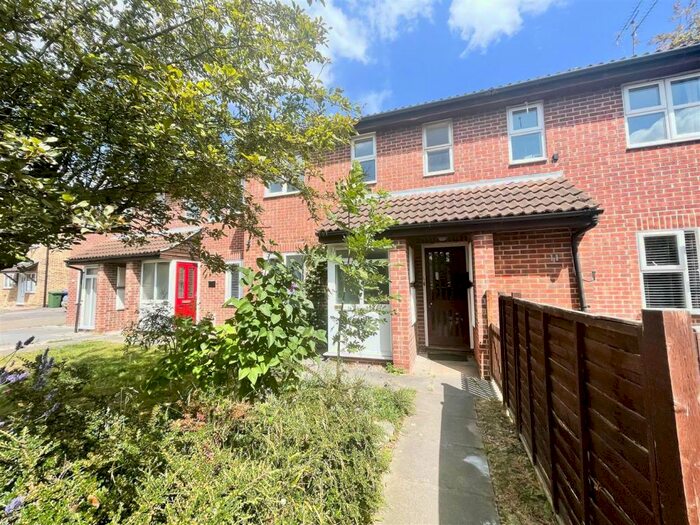 1 Bedroom Flat To Rent In Pagette Way, Badgers Dene, Grays, RM17