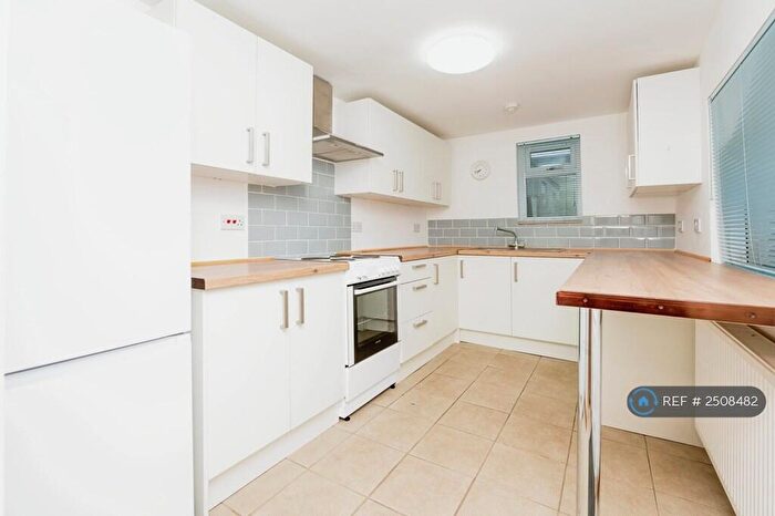 3 Bedroom Semi-Detached House To Rent In Launcherhead Road, Lochgelly, KY5