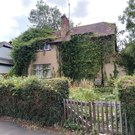 4 Bedroom Detached House For Sale In Bourne Road, Bushey, Hertfordshire, WD23