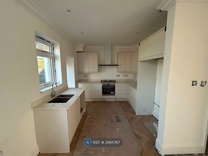 4 Bedroom Semi-Detached House To Rent In Rosemary Avenue, London, N3