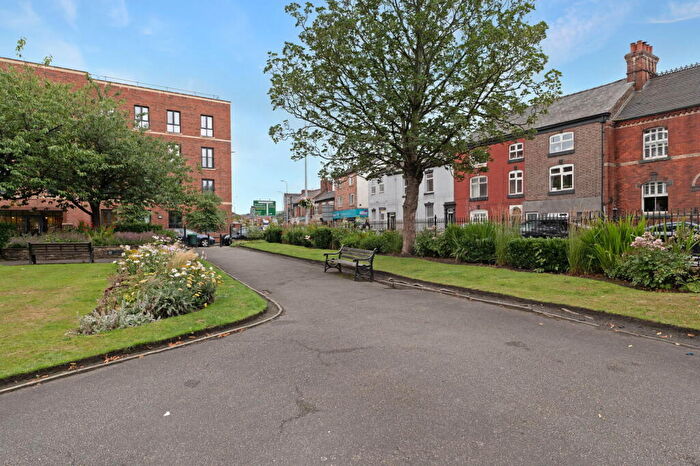 1 Bedroom Flat For Sale In Park Green, Macclesfield, SK11