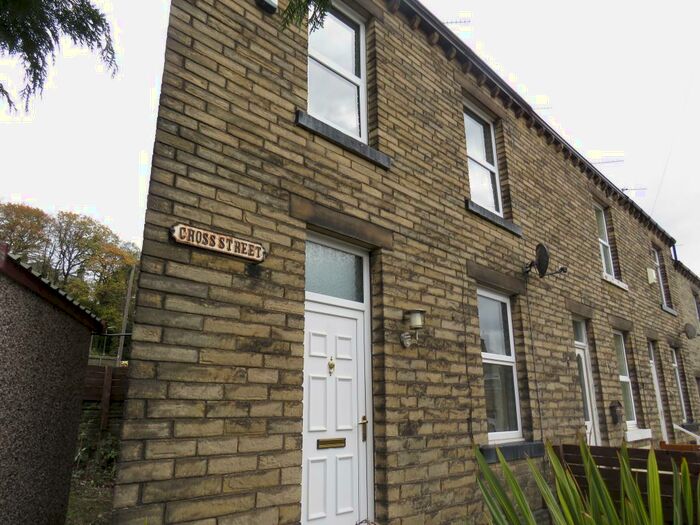 2 Bedroom House To Rent In Cross Street, Brighouse, HD6