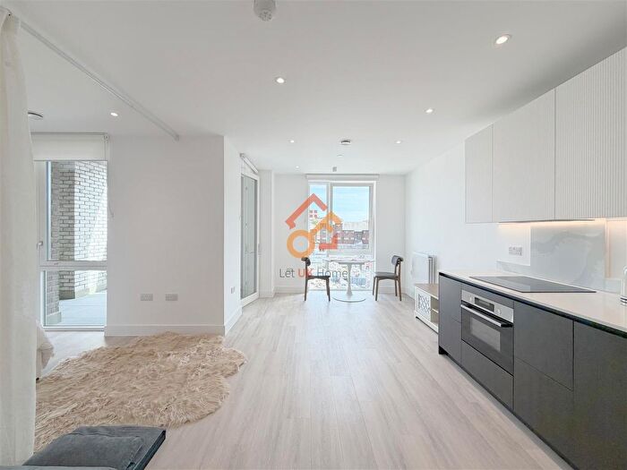 Studio To Rent In Monterrey House, Everdene Path, London, W3