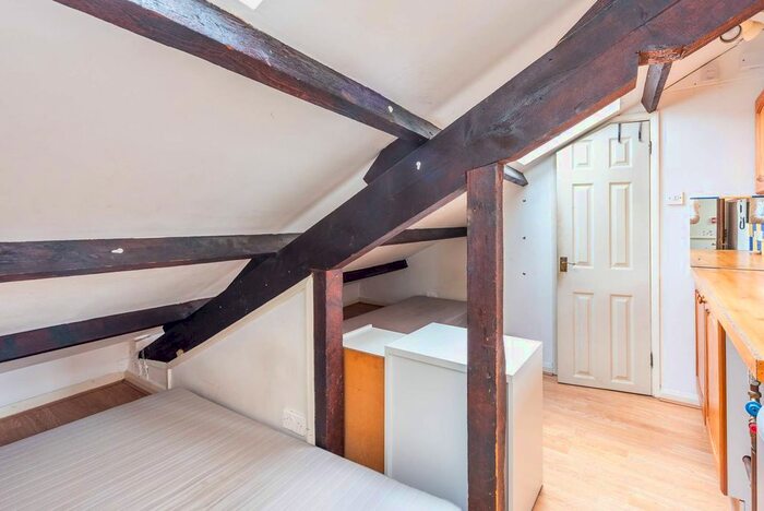 Studio To Rent In Earls Court, Earls Court, London, SW5