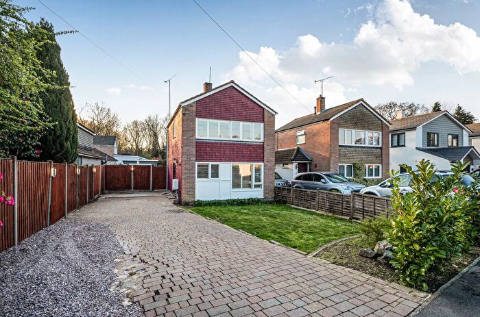 3 Bedroom Detached House For Sale In Ashurst Road, Ash Vale, Aldershot, Surrey, GU12