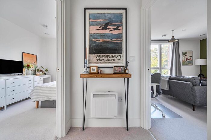 1 Bedroom Flat For Sale In Fellowes Rise, Winchester, SO22