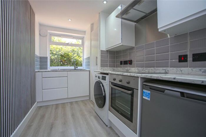 2 Bedroom Apartment To Rent In Lansdown Castle Drive, Cheltenham, Gloucestershire, GL51