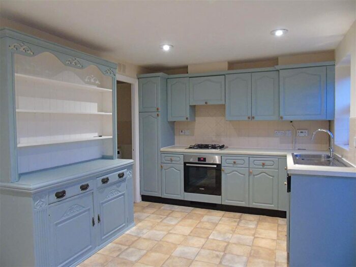 4 Bedroom Terraced House To Rent In Pipit Walk, Watermead, Aylesbury, HP19