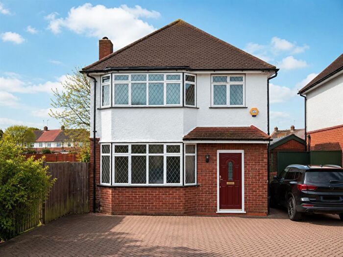 3 Bedroom Detached House To Rent In Feltham Hill Road, Ashford, TW15