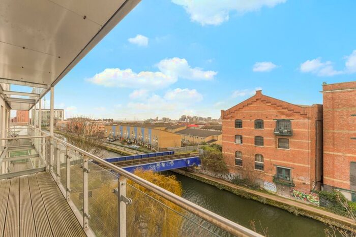 3 Bedroom Flat To Rent In Seven Sea Gardens, Bow, London, E3
