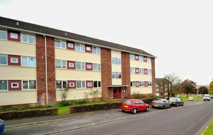 2 Bedroom Flat To Rent In Shepherds Row, Andover, Hampshire, SP10