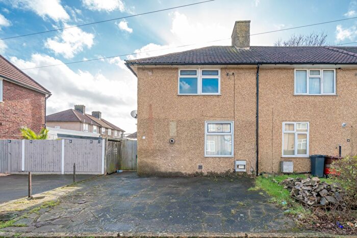 4 Bedroom End Of Terrace House To Rent In Sheldon Road, Dagenham, RM9