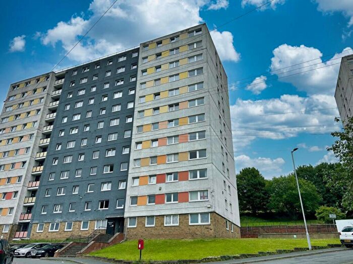 2 Bedroom Flat For Sale In Parkwood Rise, Keighley, West Yorkshire, BD21