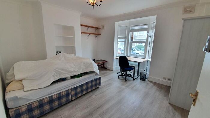 8 Bedroom Terraced House To Rent In St Marys Road, Oxford, Student Bedroom, OX4