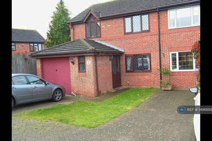 3 Bedroom Semi-Detached House To Rent In Woodlea, Leybourne, West Malling, ME19